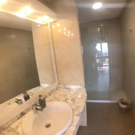 Explanada Deluxe דירה